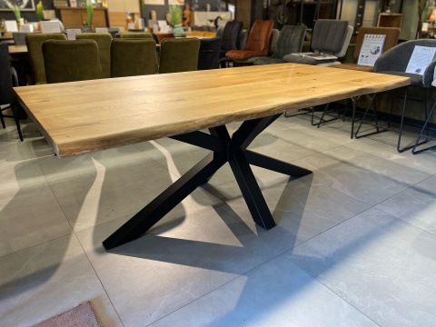 Stół z litego drewna dębowego Live Edge 200 x 105cm Stół z litego drewna dębowego Live Edge 200 x 105cm