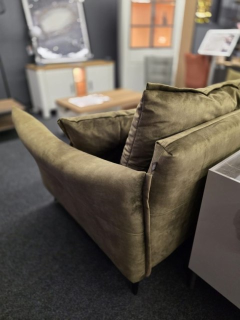 (T) Sofa czteroosobowa Hender& Hazel Albi dostępna od ręki (T) Sofa czteroosobowa Hender& Hazel Albi dostępna od ręki