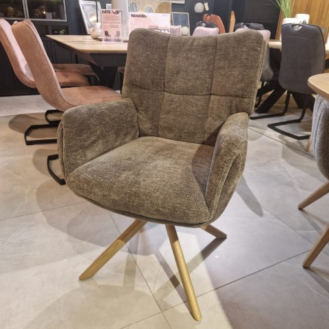 [na zamówienie] Fotel obrotowy JUNA z funkcją relax, tkanina Livigno chenille brązowy, rama dąb naturalny