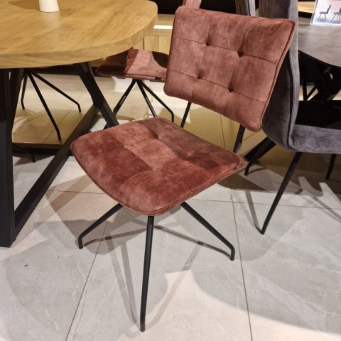 Zestaw stół NYBORG 150 x 110 cm lub 150 x 100 cm + 4 krzesła MANOU Zestaw stół NYBORG 150 x 110 cm lub 150 x 100 cm + 4 krzesła MANOU