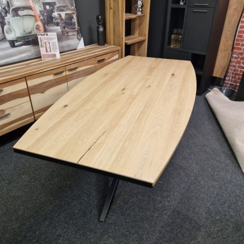 Nowoczesny stół w fornirze dębowym do jadalni FANEUR Xooon 210 x 105 cm z metalową podstawą typu pająk Nowoczesny stół w fornirze dębowym do jadalni FANEUR Xooon 210 x 105 cm z metalową podstawą typu pająk