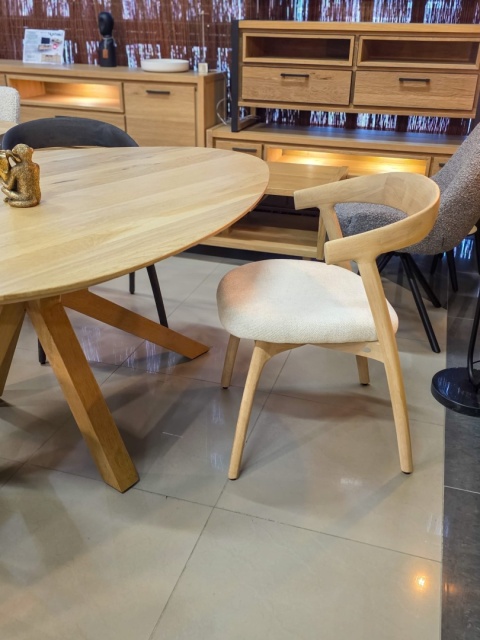 [OD RĘKI] Krzesło skandynawskie Bellami, rama z litego dębu, tkanina szenilowa Livigno - kremowy