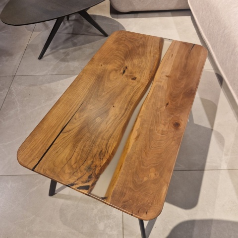 Stolik Kawowy z Litego Drewna Orzechowego z Żywicą Epoksydową 90x50 cm Stolik Kawowy z Litego Drewna Orzechowego z Żywicą Epoksydową 90x50 cm