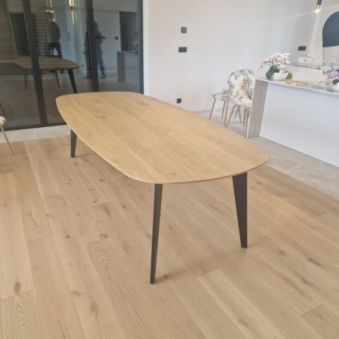 Stół jadalniany Xooon NIORA 240 x 115 cm- Dąb Naturalny Fornir Nogi Metal