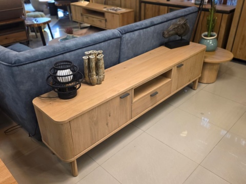 Szafka RTV ZADE 210 cm, fornir dębowy Dune, 2 drzwi, 1 szuflada, 1 nisza LED