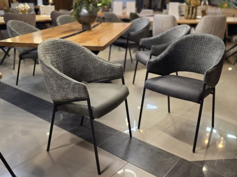 Stół dębowy z rzekami żywicy 'RIVER' 210x100 cm, blat lity dąb, nogi metalowe czarne