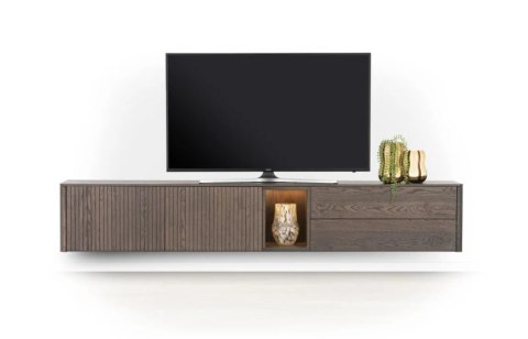 Nowoczesna szafka RTV TRENTON 240 cm, fornir dębowy w kolorze clay, na metalowych nogach lub cokole, z oświetleniem LED.