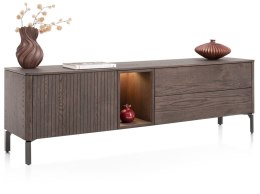 [od ręki] Szafka RTV / Lowboard TRENTON 180 cm, Fornir Dębowy Kolor Clay, Lamele, LED, 3w1 (Nogi/Cokół/Wisząca) - XOOON