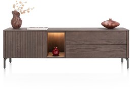 [od ręki] Szafka RTV / Lowboard TRENTON 180 cm, Fornir Dębowy Kolor Clay, Lamele, LED, 3w1 (Nogi/Cokół/Wisząca) - XOOON