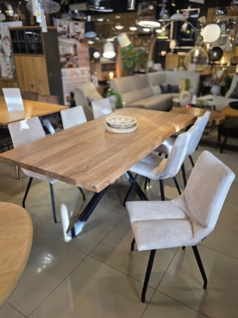 Krzesło do jadalni Xooon ARTELLA z personalizowaną tapicerką i podstawą