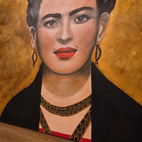 Obraz Ręcznie Malowany "Frida - Złota Pasja" - Akryl na Sklejce [55x75 cm]