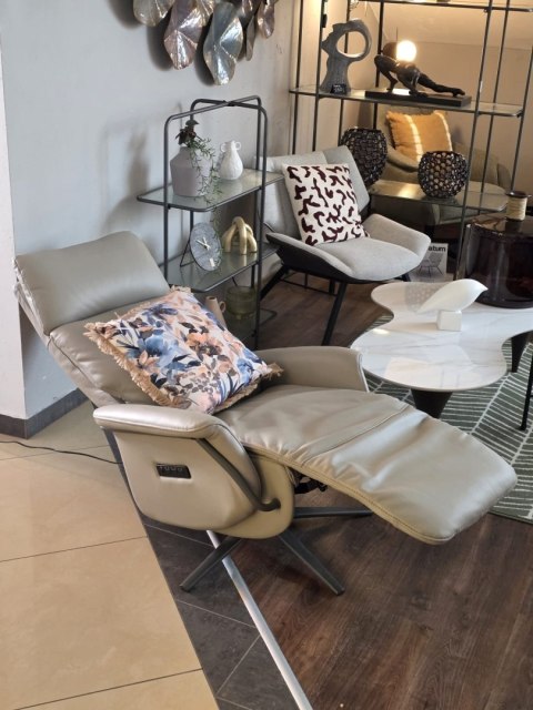 [R, od ręki] Fotel Relax Stelvio - Skóra Naturalna Maine Taupe - 3 Silniki - Akumulator