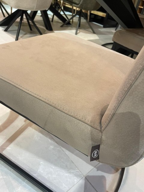 [K, od ręki] Krzesło H&H Malene Nubucco Liver