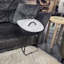 Ekskluzywny Stolik pod Laptopa MASURA - XOOON | Blat HPL (Primo Laminato), Czarny Metalowy Stelaż, kolor blaru BIAŁY MARMUR