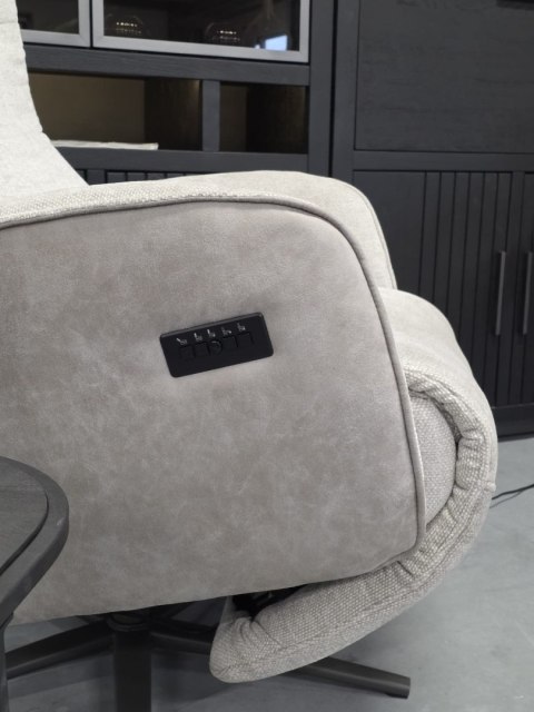 Fotel Rozkładany Elektrycznie FELINO - Chenille Livigno / Oregon, Kolor Kiezel (Kamykowy), 2 Silniki, Grafitowa Podstawa Design