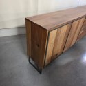 [K, defekt] Industrialna komoda TRAPANI 240 cm, fornir z mango 'smoked' na metalowej podstawie.