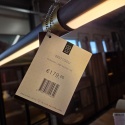 Designerska Podłużna Lampa Wisząca SEBASTIAN 120 cm – Ciemne Drewno z Matowym Złotem – Zintegrowane Oświetlenie LED z Pilotem