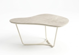 Designerski Organiczny Stolik Kawowy AMALFI 75 x 57 cm – Jasny Blat Ceramiczny ze Zintegrowanym Podkładem Stabilizującym