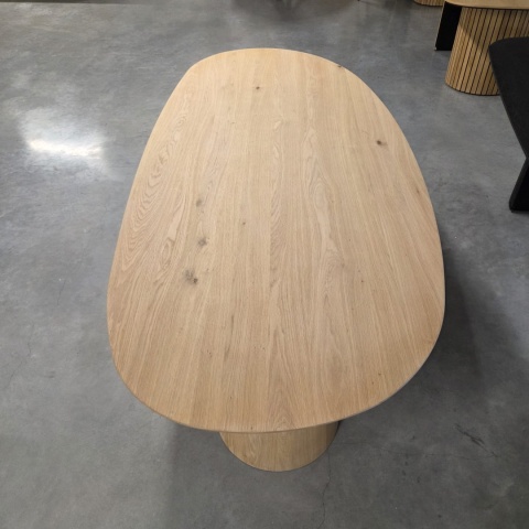 [od ręki] Organiczny Stół Jadalniany TRENTON 240x110 cm – Fornir Dębowy Naturel – Nogi Stożkowe Premium – Henders & Hazel