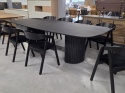 Owalny Stół Jadalniany PAVIE 240 x 120 cm - Czarny Fornir Dębowy Castle Black - Cylindryczna Noga Kolumnowa z Lamelami