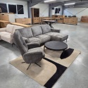 Stolik Kawowy XILVO 90x90 cm – Ręcznie Kute Czarne Aluminium z Oprawą – XOOON