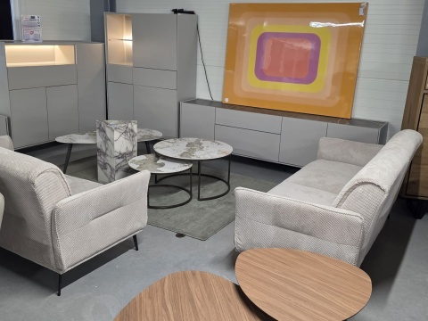 [od ręki] Sofa Dwuosobowa VENTO 180 cm – Sprężyny Kieszeniowe – Jasnobeżowa Tkanina Strukturalna – Czarne Metalowe Nóżki