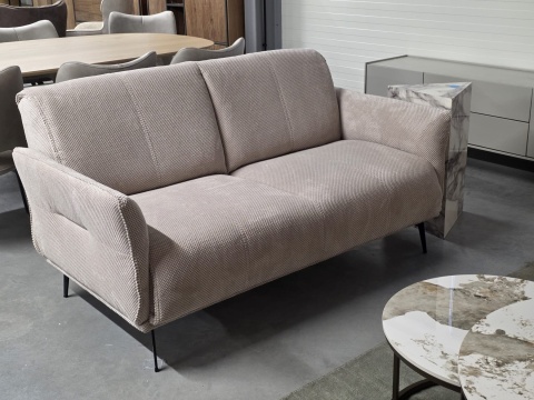 [od ręki] Sofa Dwuosobowa VENTO 180 cm – Sprężyny Kieszeniowe – Jasnobeżowa Tkanina Strukturalna – Czarne Metalowe Nóżki
