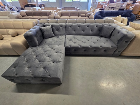 Narożnik w kształcie litery L VERONA LOUNGE (260 x 170 cm, lewy) – jasnoszary welur (Velvet Light Grey), pikowany chesterfield