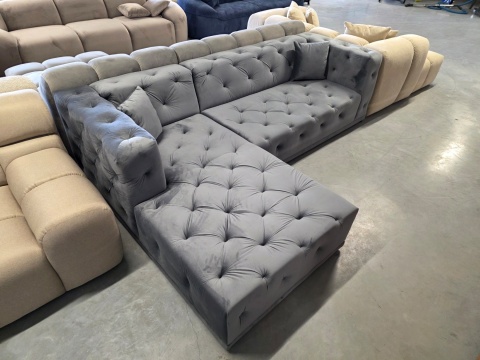 Narożnik w kształcie litery L VERONA LOUNGE (260 x 170 cm, lewy) – jasnoszary welur (Velvet Light Grey), pikowany chesterfield