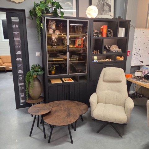Obrotowy Fotel Relaksacyjny z Podnóżkiem TORINO – Tkanina Bukla Cloudy Beige & Czarna Podstawa – Henders & Hazel