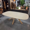 [od ręki] Stół do jadalni Himalaya 210 x 120 cm – owalny blat ceramiczny, dębowa podstawa (Henders & Hazel)