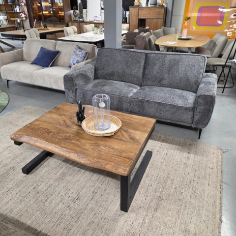 Stolik kawowy RAW OAK 110 x 85 cm – lity dąb, blat 5 cm, lakierowany, czarna stalowa podstawa