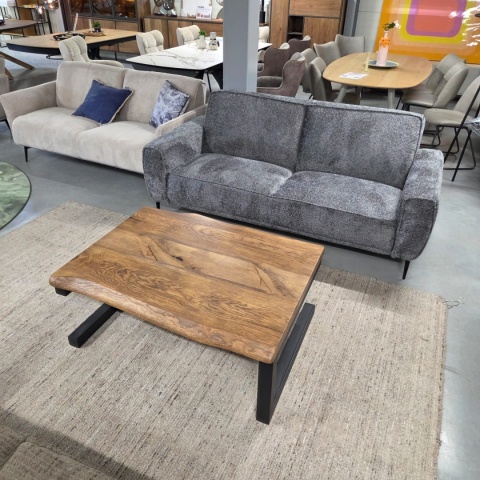 Stolik kawowy RAW OAK 110 x 85 cm – lity dąb, blat 5 cm, lakierowany, czarna stalowa podstawa