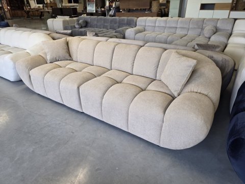 Sofa 4-osobowa MIRA LOUNGE (265 cm) – beżowa tkanina strukturalna, łagodny profil