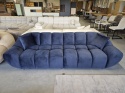 Sofa 4-osobowa MIRA LOUNGE (265 cm) – welur Opera Deep Blue, łagodny profil