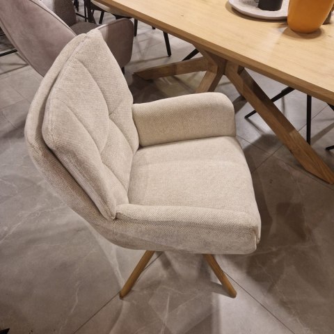 [na zamówienie] Krzesło do jadalni z podłokietnikami JUNA H&H - funkcja relax, noga lity dąb, obrót 360° , tkanina Livigno