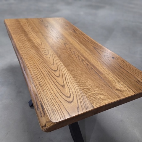 [PRZYKŁADY REALIZACJI] Stół dębowy MASIV – 160 x 80 cm, lity dąb 5 cm, kolor c3, czarne nogi metalowe