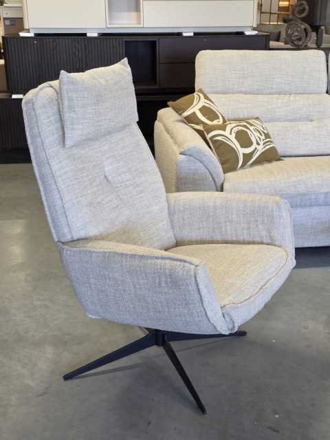 [od ręki] Fotel rozkładany z funkcją relaks SALERNO (75 cm) – tkanina bouclé Lutton