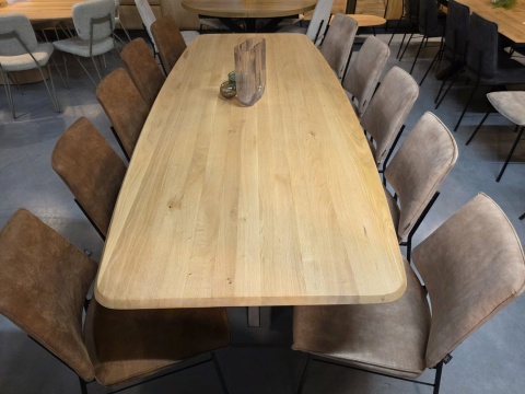 [od ręki] Stół dębowy owalny HENDERS & HAZEL HOME 250 × 110 cm – lity dąb, metalowa noga pająk