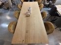 [od ręki] Stół jadalniany prostokątny XOOON FANEUR 230 × 100 cm – fornir dębowy naturel, czarna metalowa rama