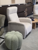 [od ręki]Fotel wypoczynkowy z manualną funkcją relax HENDERS & HAZEL NUVOLA – tkanina Luton (bouclé), kolor Kiezel (Pebble)