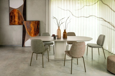 [na zamówienie] Stół jadalniany ceramiczny BRIANTO – owalny blat w optyce trawertynu i kolumnowa podstawa (210 x 100 cm)