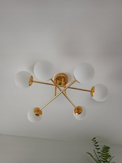 ŻYRANDOL LAMPA SUFITOWA ZŁOTA MLECZNE KULE 6 x E27 model 28-6 MIK ŻYRANDOL LAMPA SUFITOWA ZŁOTA MLECZNE KULE 6 x E27 model 28-6 MIK