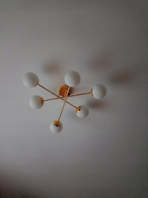 ŻYRANDOL LAMPA SUFITOWA ZŁOTA MLECZNE KULE 6 x E27 model 28-6 MIK ŻYRANDOL LAMPA SUFITOWA ZŁOTA MLECZNE KULE 6 x E27 model 28-6 MIK